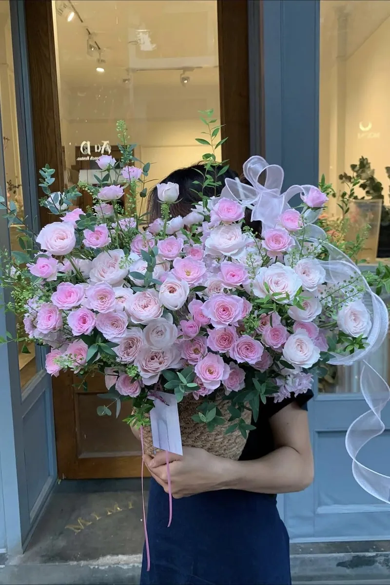 Giỏ Hoa Hồng Chùm Tone Nhẹ Nhàng