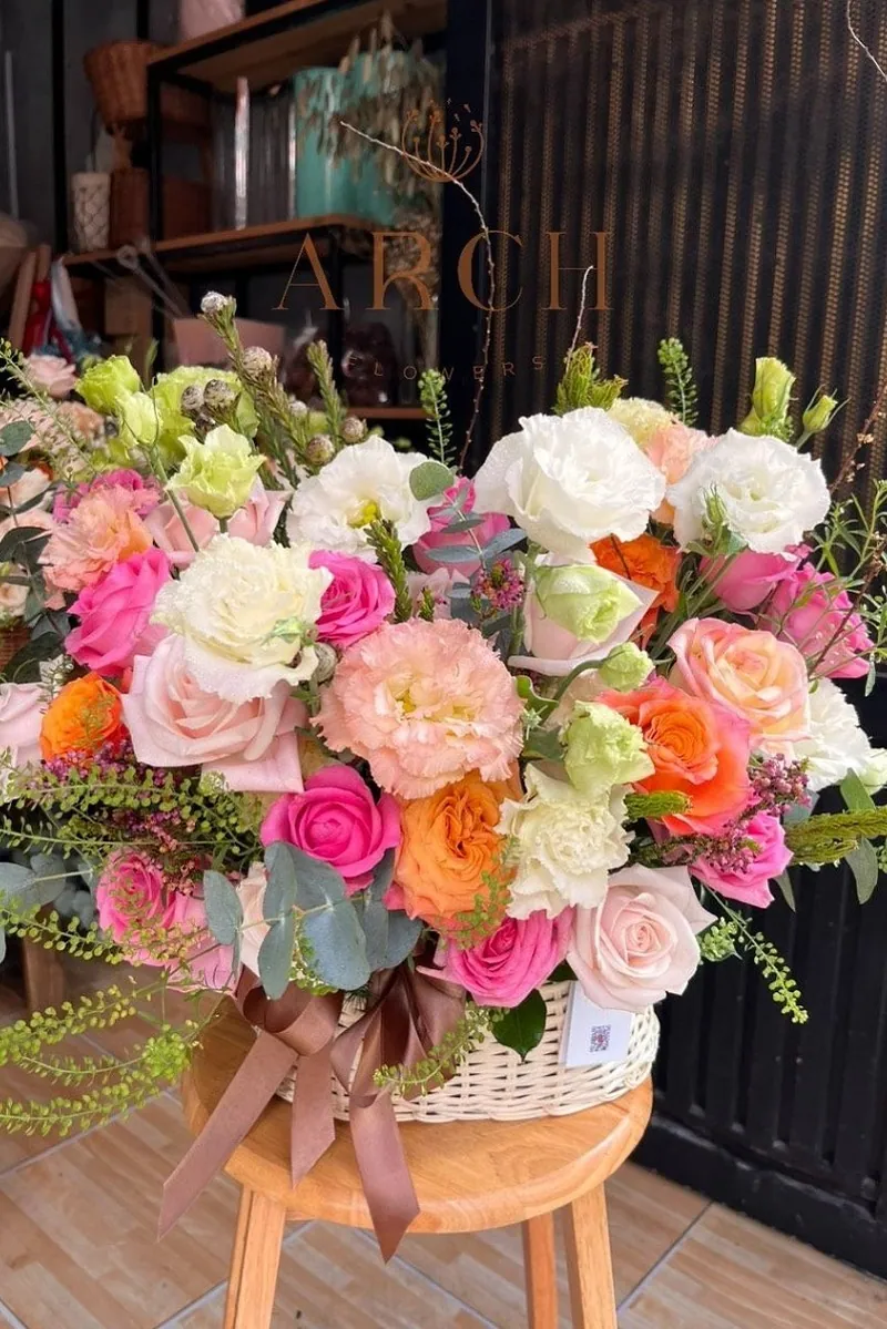 Giỏ Hoa Chúc Mừng Khai Trương Màu Hồng Pastel