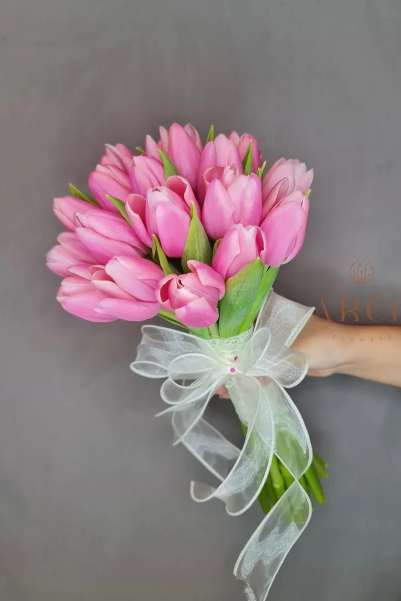 Hoa Cưới Tulip Hồng Hiện Đại