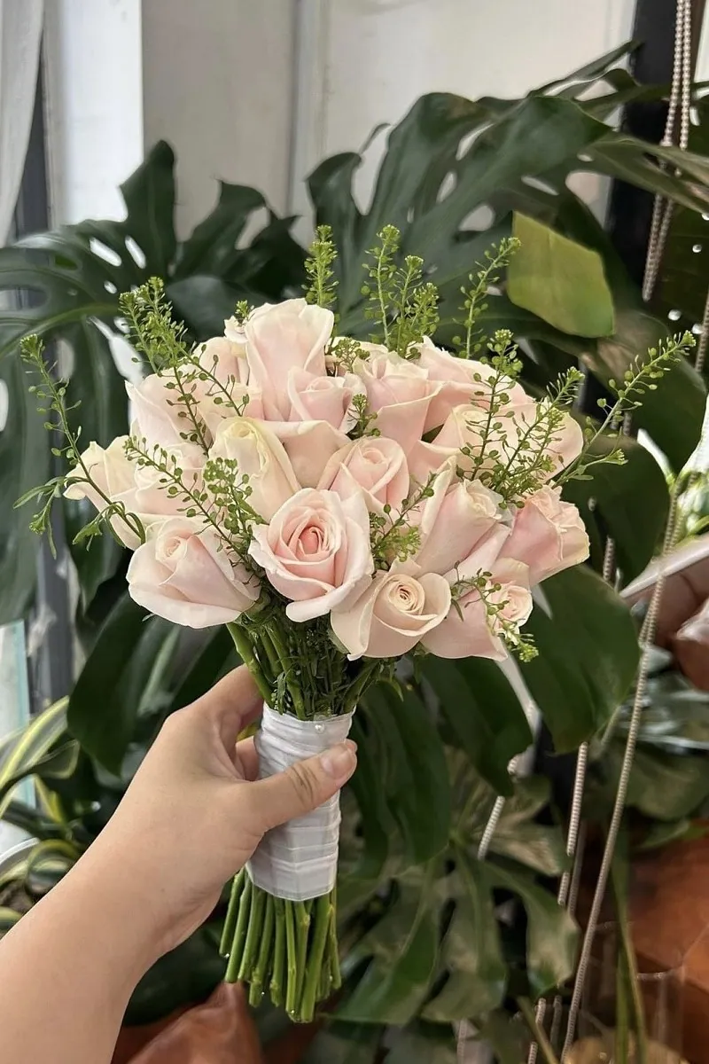 Bó Hoa Cưới Cổ Điển Hồng Kem