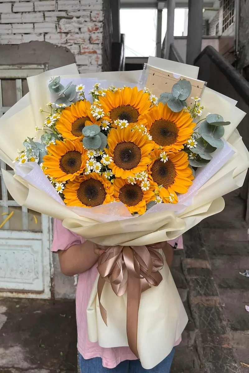 Bó Hoa Hướng Dương Cúc Tana Giấy Kem Nơ Nâu