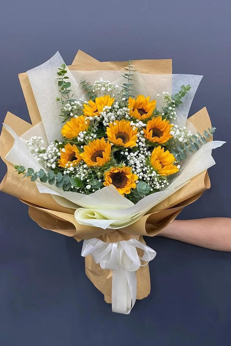 Bó Hoa Hướng Dương Baby Giấy Kraft Nơ Trắng